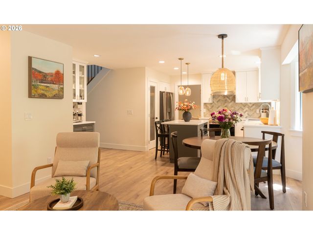 13143 VERMEER Dr, Lake Oswego, OR 97035