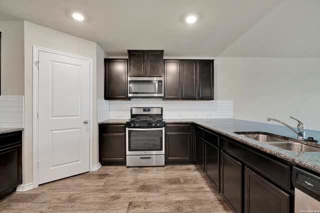920 Brown Thrasher, San Antonio, TX 78253
