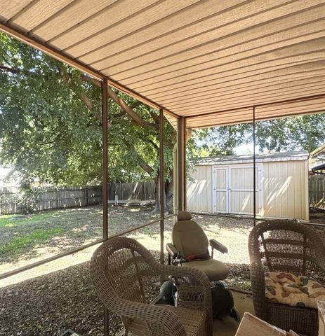 2406 NE 35th St, Lawton, OK 73507