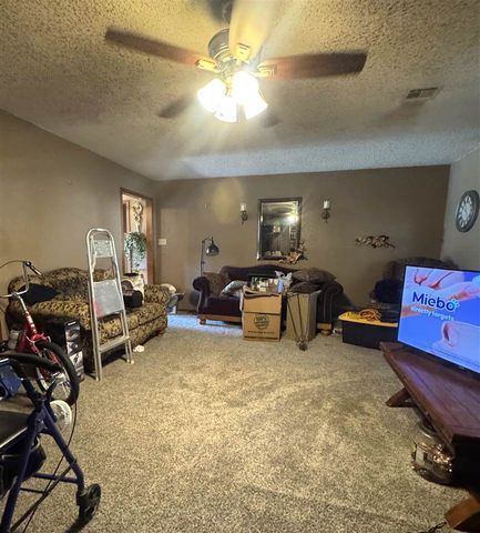 2406 NE 35th St, Lawton, OK 73507