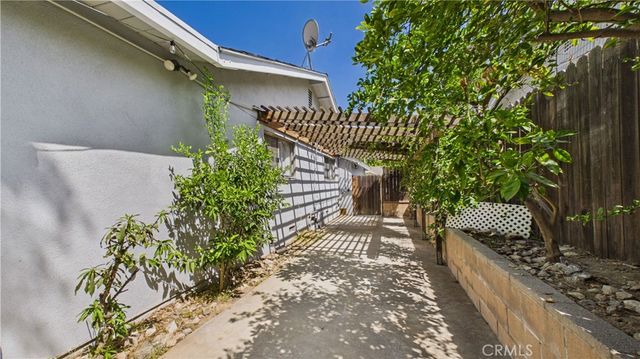 7838 Ellenbogen Street, Sunland, CA 91040