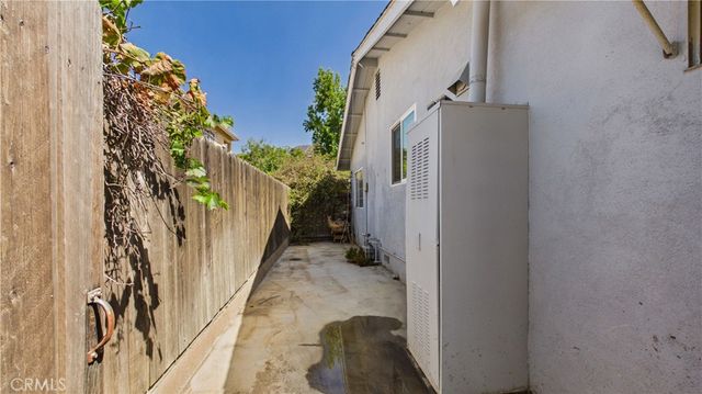 7838 Ellenbogen Street, Sunland, CA 91040