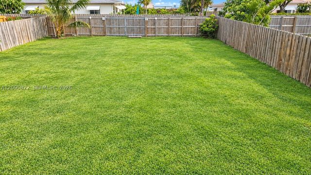 2343 Mckinley St, Hollywood, FL 33020