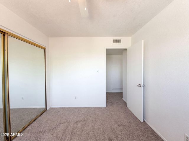 4260 E VINEYARD Road, Phoenix, AZ 85042