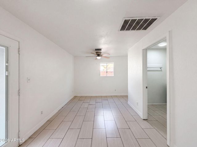 4260 E VINEYARD Road, Phoenix, AZ 85042