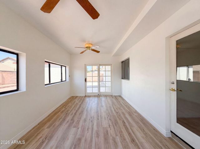 4260 E VINEYARD Road, Phoenix, AZ 85042