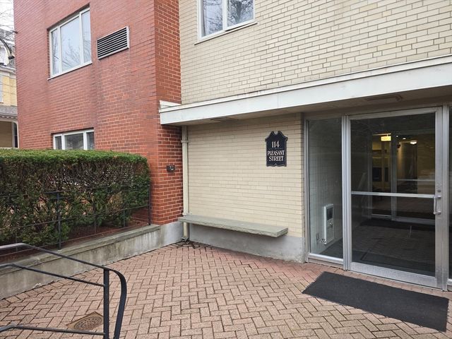 114 Pleasant St 306, Arlington, MA 02476