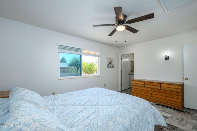 21439 N PALM DESERT Drive, Sun City West, AZ 85375