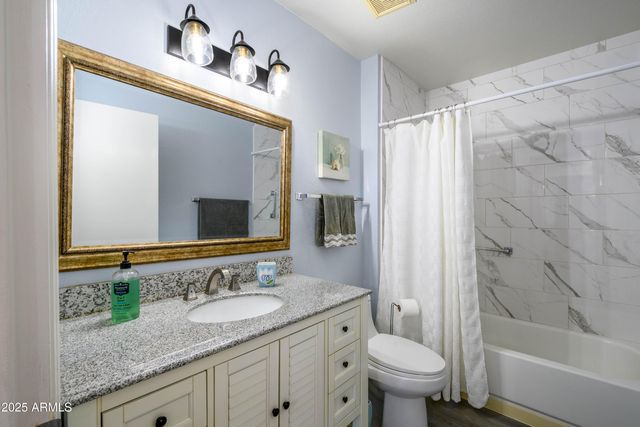 21439 N PALM DESERT Drive, Sun City West, AZ 85375