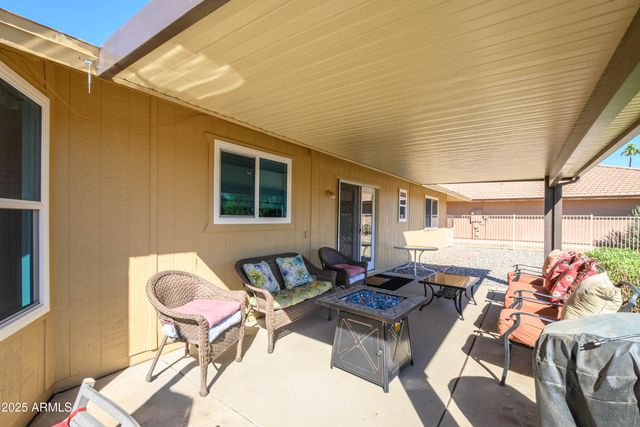 21439 N PALM DESERT Drive, Sun City West, AZ 85375