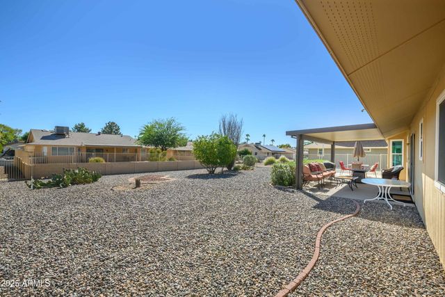 21439 N PALM DESERT Drive, Sun City West, AZ 85375
