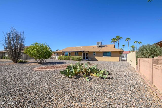 21439 N PALM DESERT Drive, Sun City West, AZ 85375