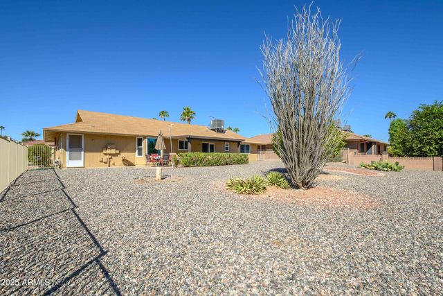 21439 N PALM DESERT Drive, Sun City West, AZ 85375