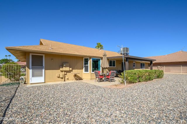 21439 N PALM DESERT Drive, Sun City West, AZ 85375