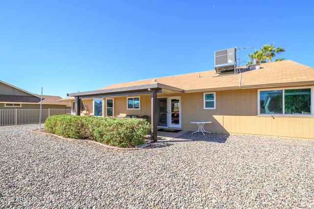 21439 N PALM DESERT Drive, Sun City West, AZ 85375