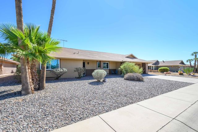 21439 N PALM DESERT Drive, Sun City West, AZ 85375