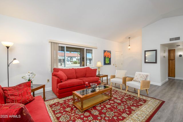 21439 N PALM DESERT Drive, Sun City West, AZ 85375