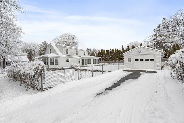 18 Frank St, Chelmsford, MA 01863