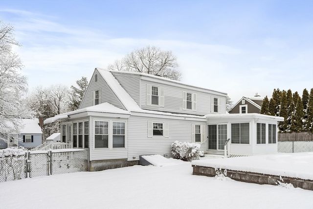 18 Frank St, Chelmsford, MA 01863