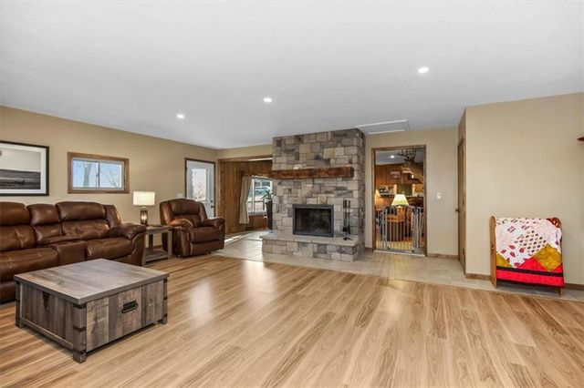 17249 198th Street, Tonganoxie, KS 66086