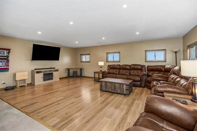 17249 198th Street, Tonganoxie, KS 66086