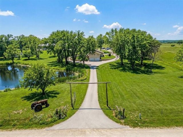 17249 198th Street, Tonganoxie, KS 66086
