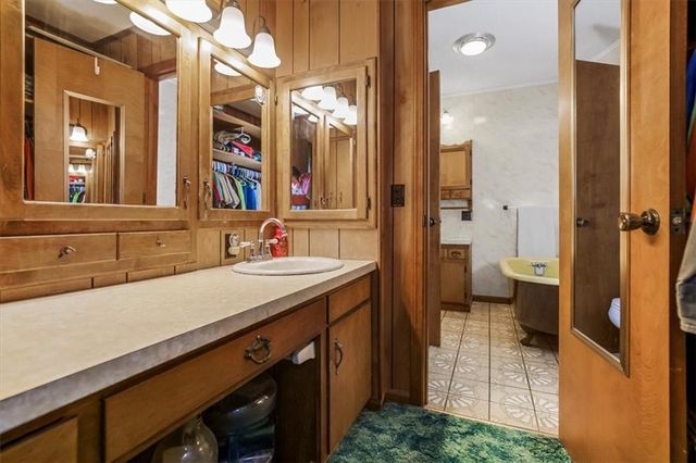 17249 198th Street, Tonganoxie, KS 66086
