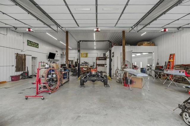 17249 198th Street, Tonganoxie, KS 66086