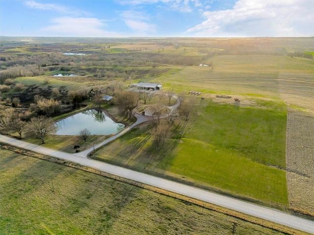 17249 198th Street, Tonganoxie, KS 66086