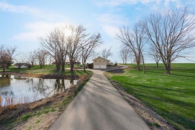 17249 198th Street, Tonganoxie, KS 66086