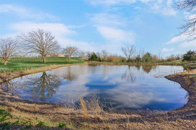 17249 198th Street, Tonganoxie, KS 66086