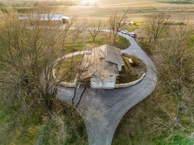 17249 198th Street, Tonganoxie, KS 66086