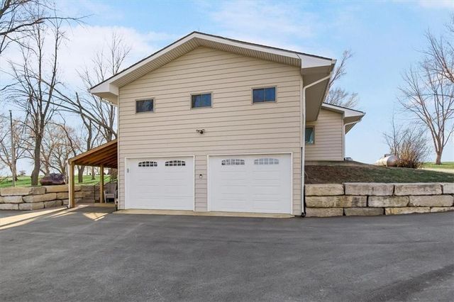 17249 198th Street, Tonganoxie, KS 66086