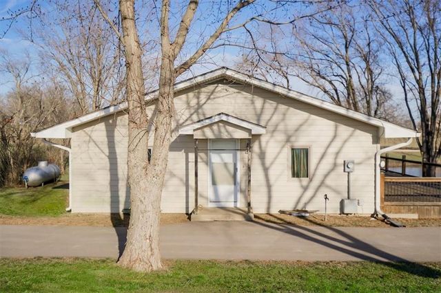 17249 198th Street, Tonganoxie, KS 66086