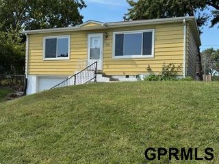 7204 S 21st Street, Bellevue, NE 68147