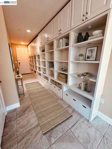 36 Greystone Pl, Pittsburg, CA 94565