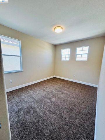 36 Greystone Pl, Pittsburg, CA 94565