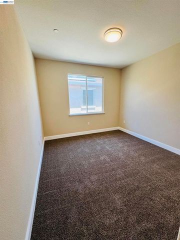 36 Greystone Pl, Pittsburg, CA 94565