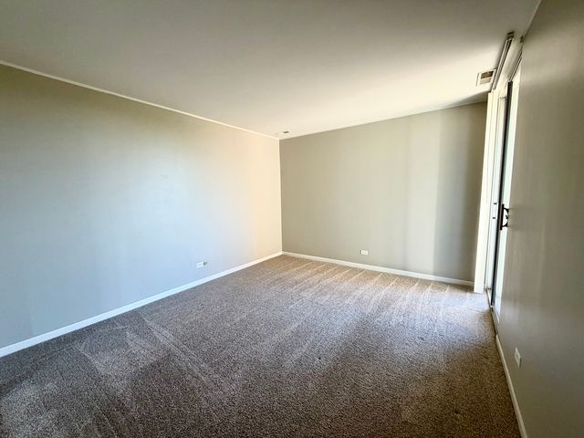 6010 Oakwood Drive 6C, Lisle, IL 60532