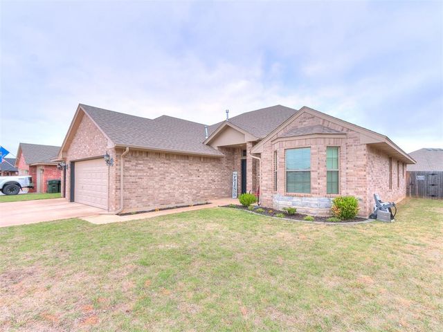809 Dover Mansion Road, Yukon, OK 73099