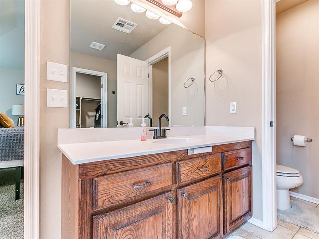 809 Dover Mansion Road, Yukon, OK 73099