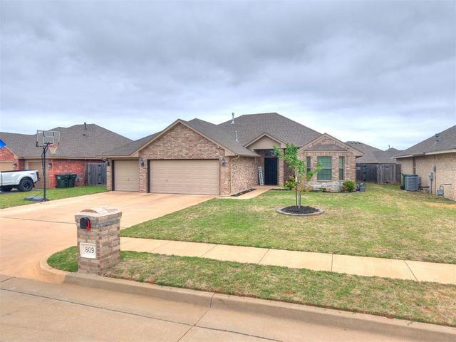 809 Dover Mansion Road, Yukon, OK 73099