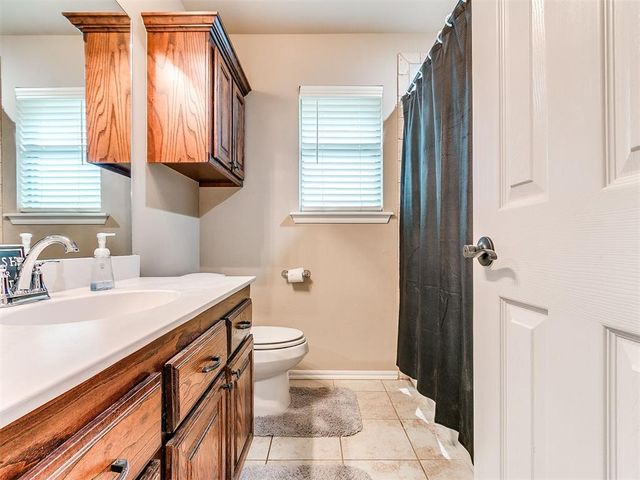 809 Dover Mansion Road, Yukon, OK 73099