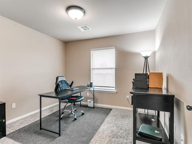 809 Dover Mansion Road, Yukon, OK 73099