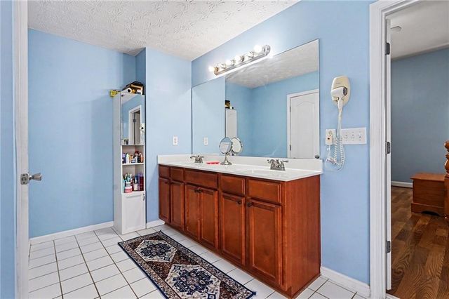 1420 Rose Terrace Circle, Loganville, GA 30052