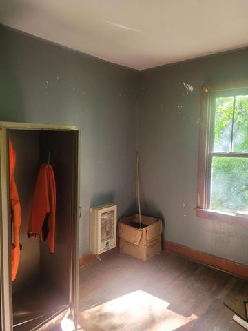 573 Hurricane Creek Road, Hyden, KY 41749