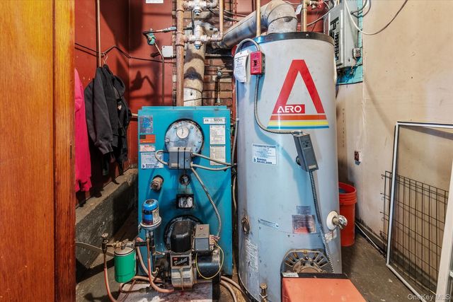 647 Seamans Neck Road, Seaford, NY 11783