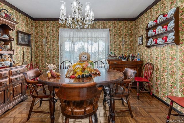 647 Seamans Neck Road, Seaford, NY 11783