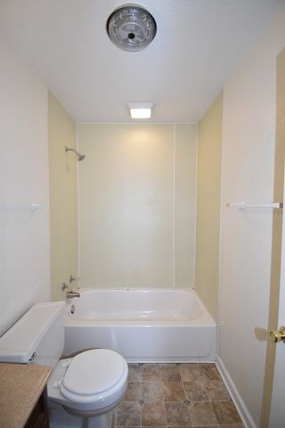 142 Rob Rd Apt B, Clarksville, TN 37040