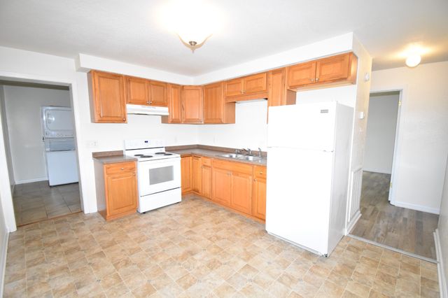 142 Rob Rd Apt B, Clarksville, TN 37040